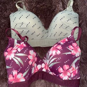 Pink by Victoria Secret No wire Bra’s 🌺